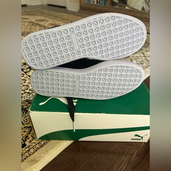 Brand New In Box Never Worn Women’s Puma Basket Classic Velour VR Size 8 - Picture 5 of 9